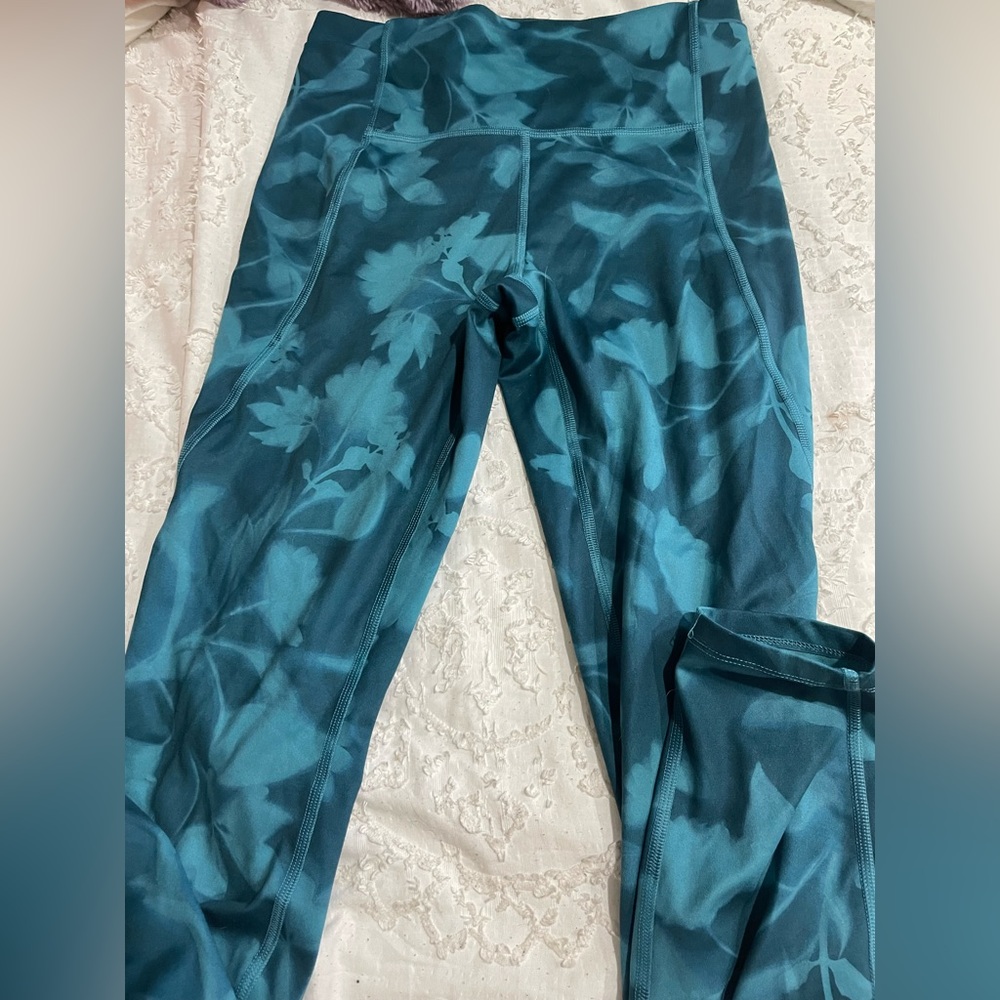 All in Motion Blue Floral Athletic Leggings